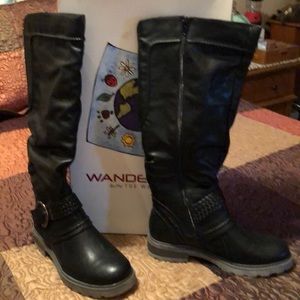 Wanderlust Boots size 8.5 wide shaft black